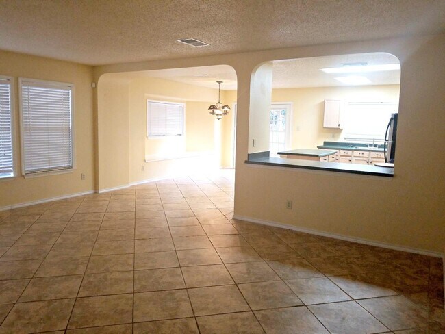 Building Photo - 12019 Vintage Point