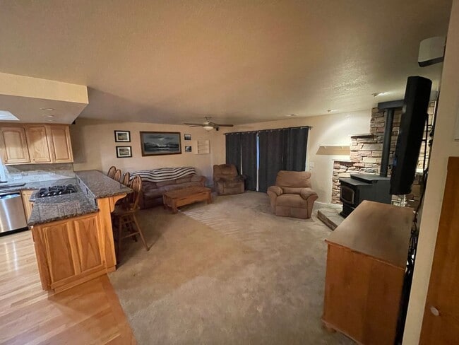 Building Photo - Magalia 2 bed 2 bath home with bonus room. Attached garage, private backyard