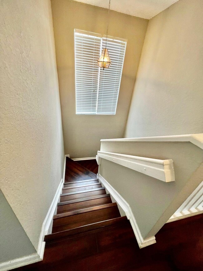 Building Photo - 2072 Oakhurst Way