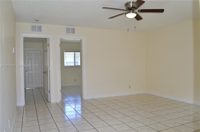 Building Photo - 701 SW 15th Ave