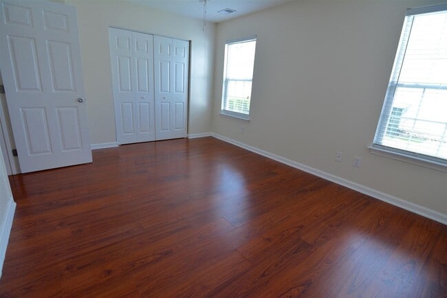 Building Photo - 599 Albion Cir