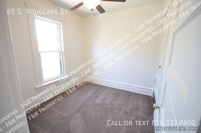 Building Photo - 65 S Douglass St
