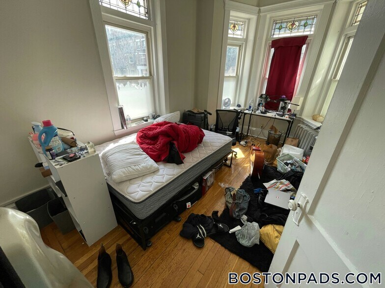 Building Photo - 38 Hemenway St