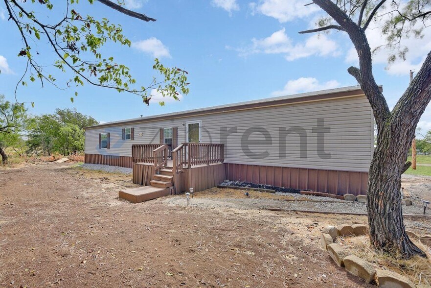 Building Photo - Unit A