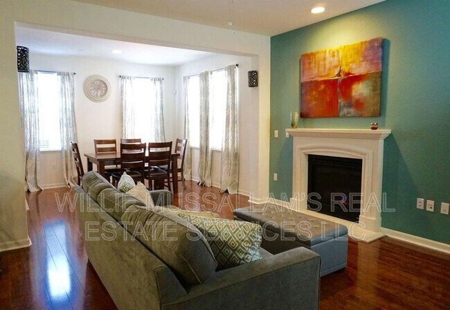 Building Photo - 239 W Santa Cruz Way