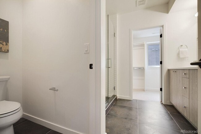 Building Photo - You’ll fall in LOVE with the VIEW! Convenient Location!