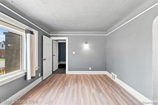 Building Photo - 15401 Littlefield St