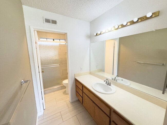 Building Photo - 3 Bedroom 2.5 Bath Home in Calavera Hills