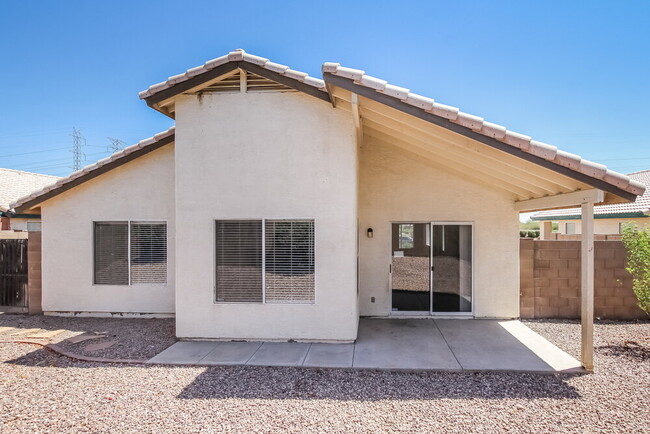 Building Photo - 8606 W Las Palmaritas Dr