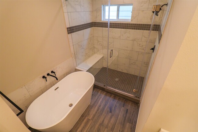 Building Photo - 5213 Pinemont Creek Ln