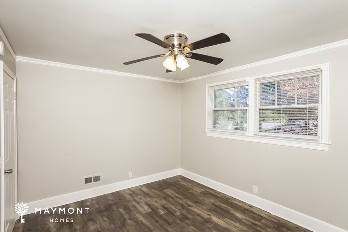 Building Photo - 1700 Inglewood Dr