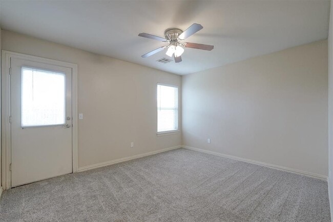 Building Photo - 405 Sterling Pointe Way