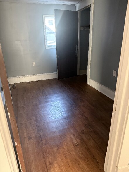 Building Photo - 105-07 E 3rd Ave