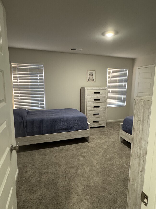 Building Photo - 901 Moray Ln