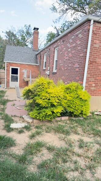 Backyard w privacy fence - 9115 Rambler Dr