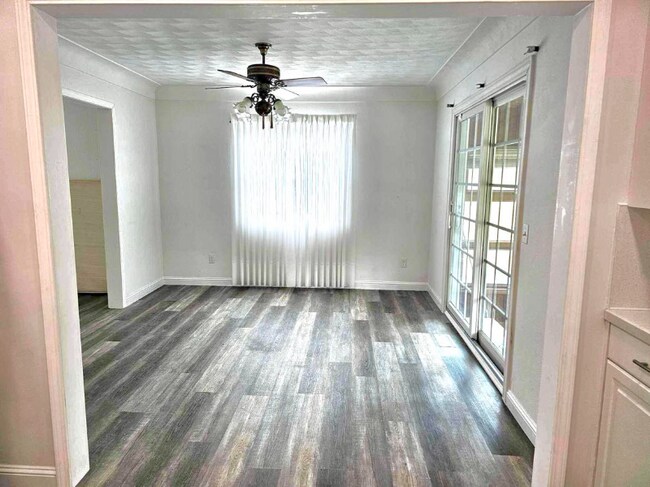 Building Photo - 452 S Yarrow St