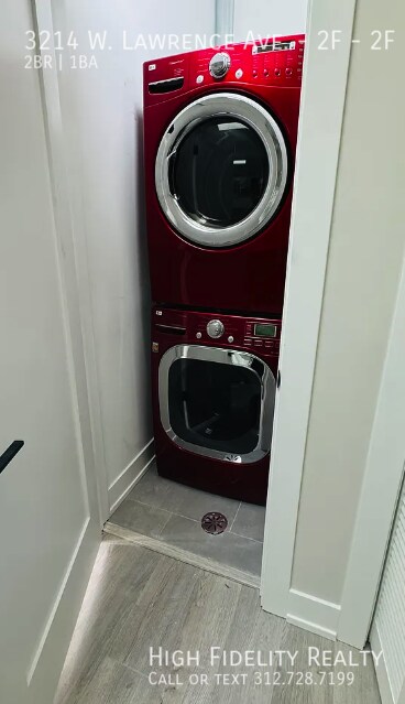 Building Photo - 3214 W Lawrence Ave