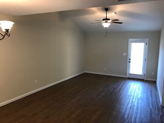 Building Photo - 149 Yucca Ct