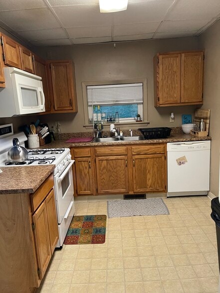 Kitchen - 391 Protzman St