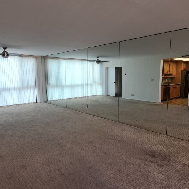 Building Photo - Mission Bay (Sail Bay) Crown Point 2bed 2bath 1625 sqft, Water View