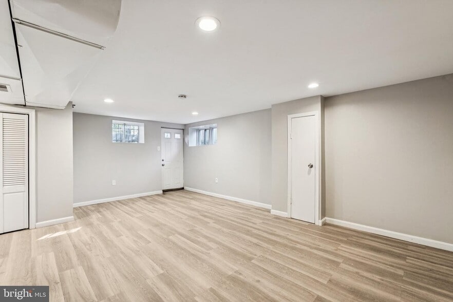 Building Photo - 2803 Keating St