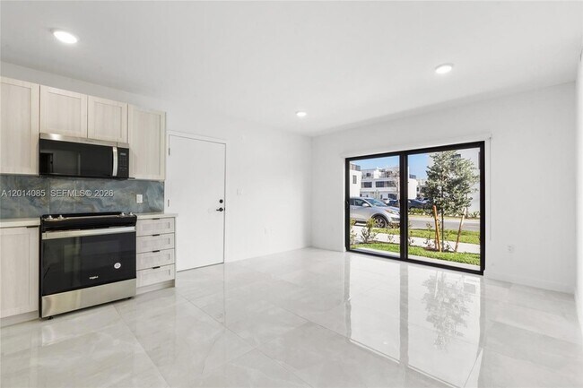 Building Photo - 14584 SW 261 St Ter