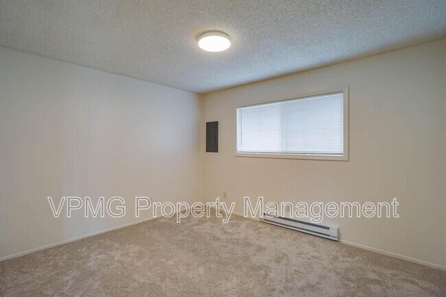 Building Photo - 609 W McLoughlin Blvd