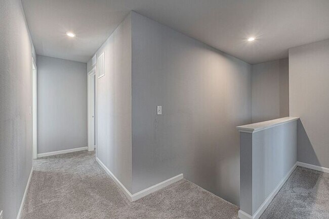 Building Photo - 5673 Claremount St