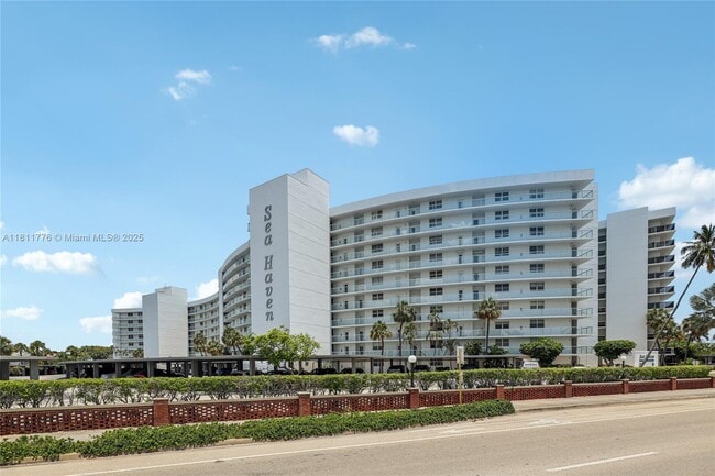 Primary Photo - 2731 NE 14th Street Causeway