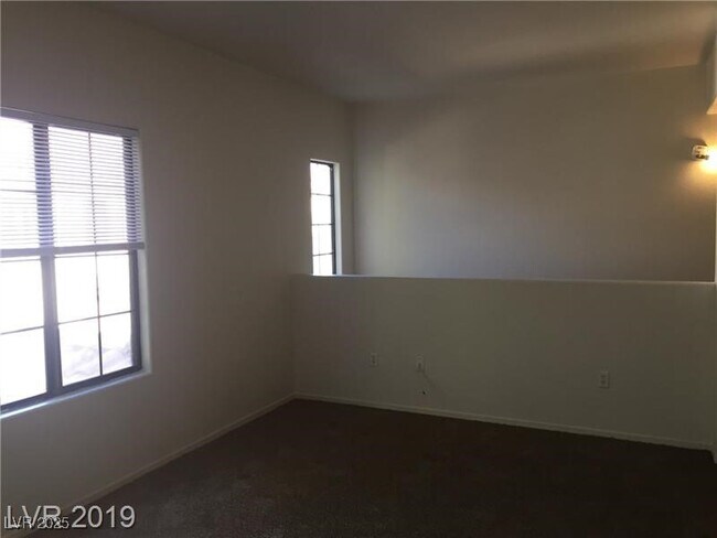 Building Photo - 2151 Hussium Hills St