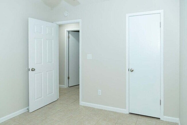 Building Photo - Coastal Charm Awaits: Cozy 3-Bedroom Home in Fort Walton Beach!