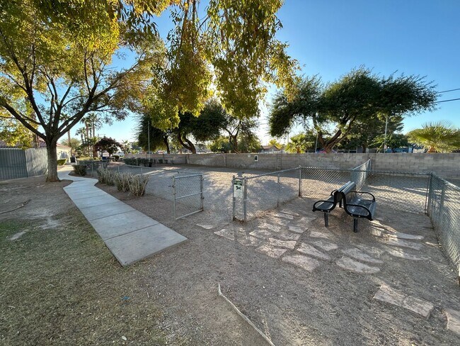 Building Photo - Beautiful 2Bed/2Bath home located in the C...