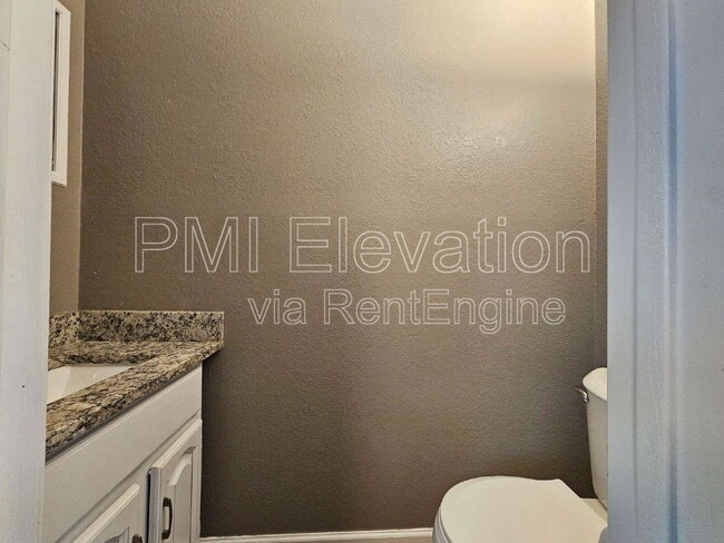Building Photo - 8184 S Fillmore Cir