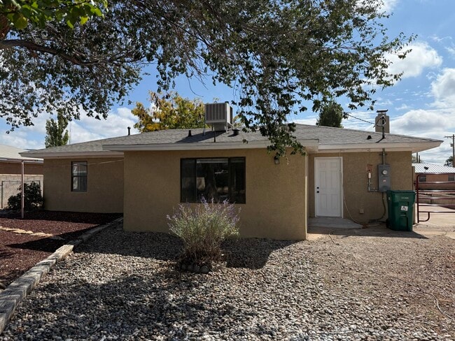 Building Photo - 1404 Chaco Ave