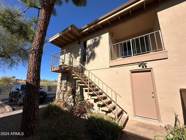 Building Photo - 14802 Yerba Buena Way