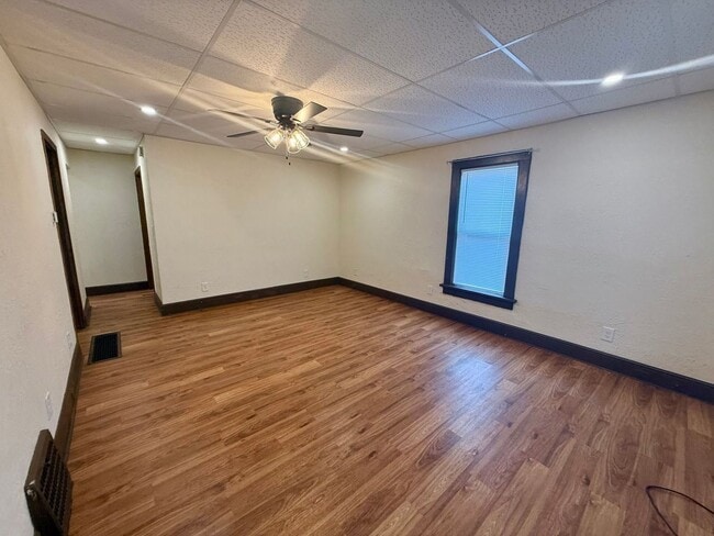 Building Photo - 915 S 3rd Ave