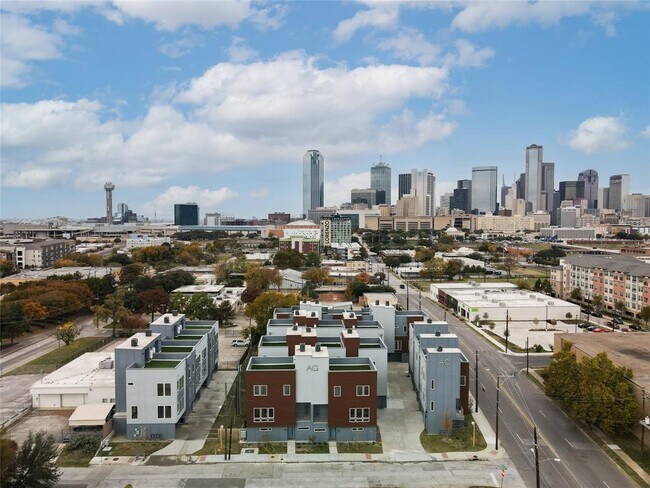 Building Photo - 1515 S Akard St