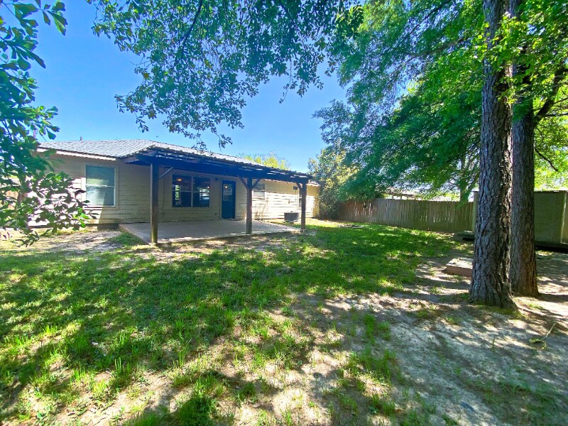 Building Photo - 16318 Long Valley Ct