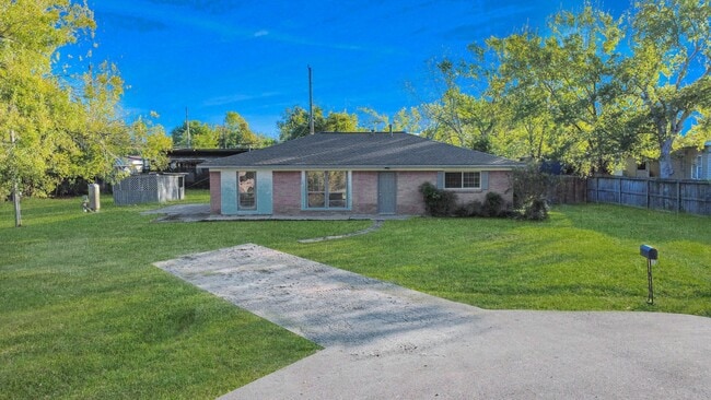 Building Photo - 7922 Sheree St