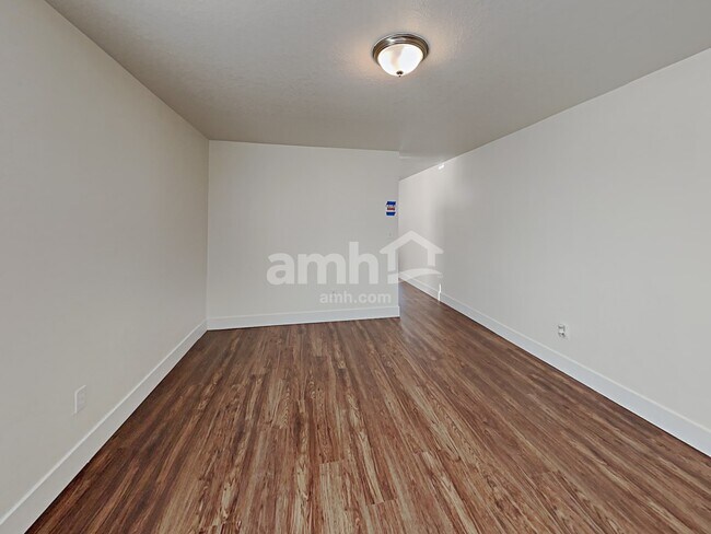 Building Photo - 16970 SW Steele Way