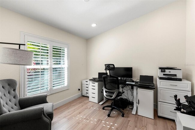 Building Photo - 1020 19th St SW