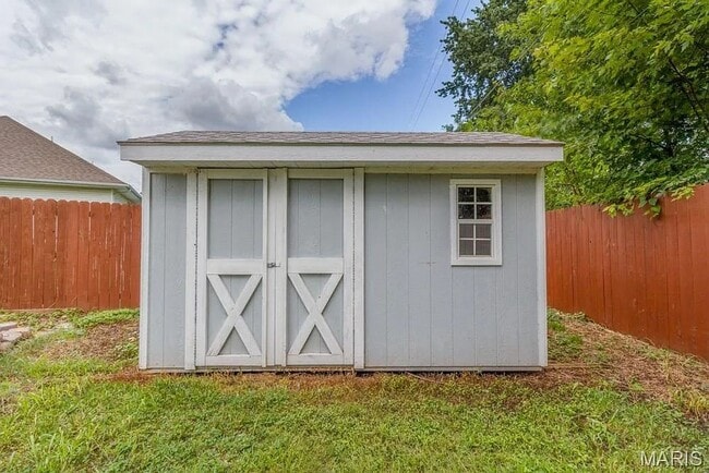Building Photo - 3 Bedroom 2 Bathroom