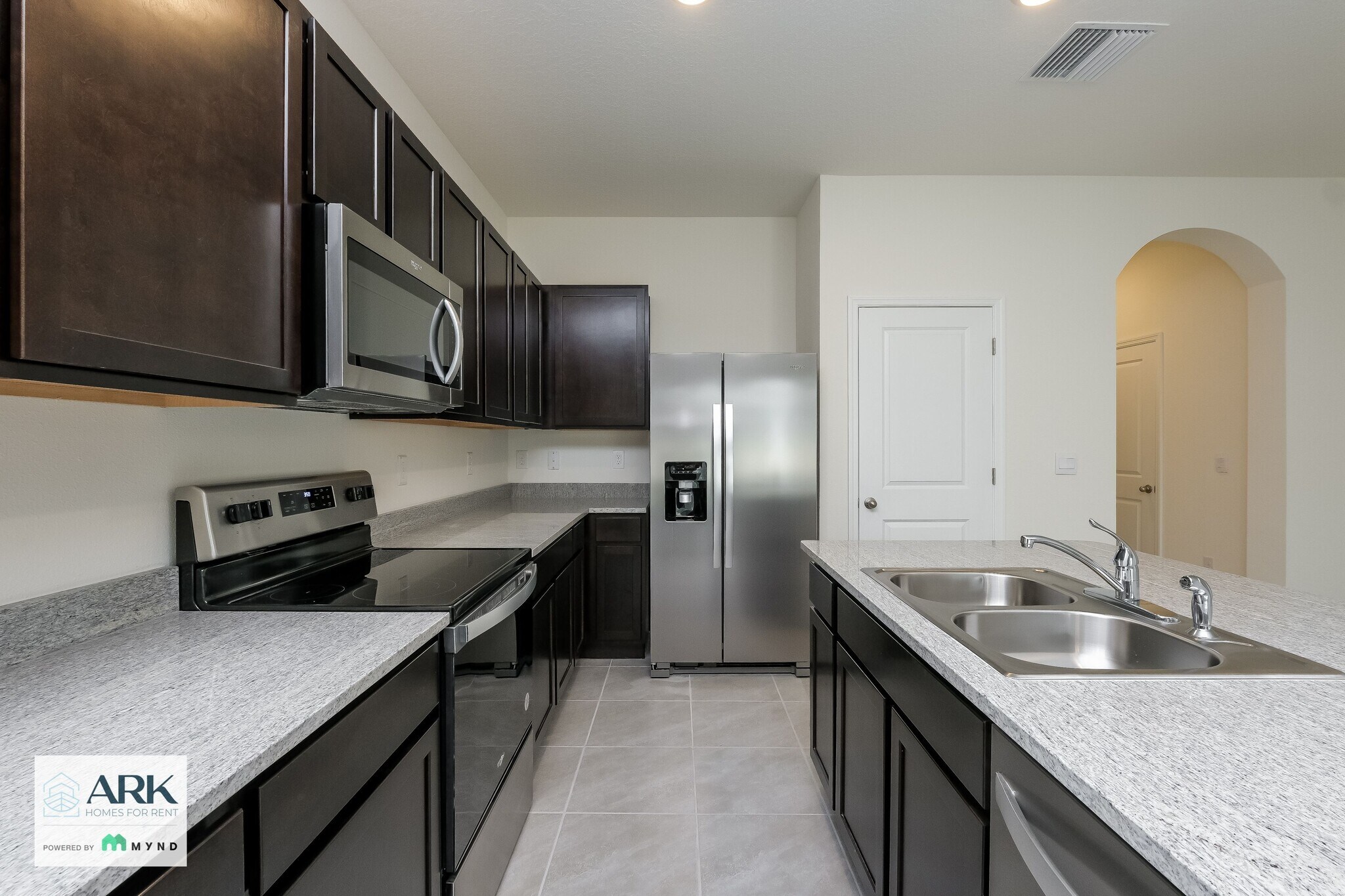 Building Photo - 2905 Suncoast Plains Dr