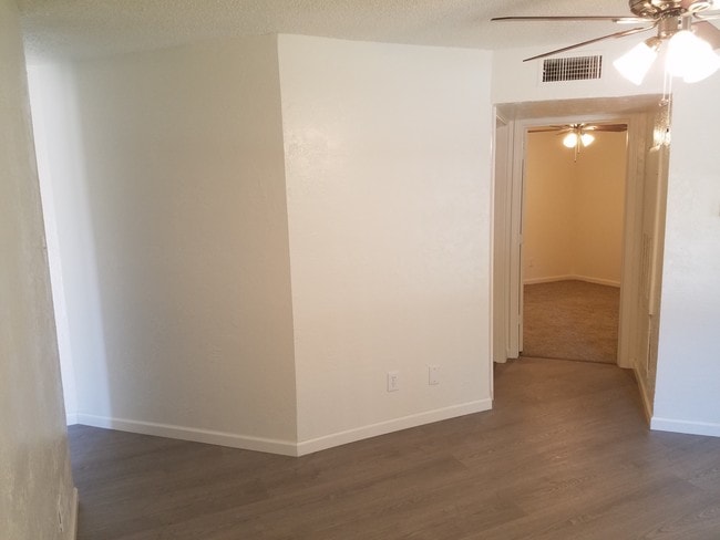 Living room - Park Place Apartments
