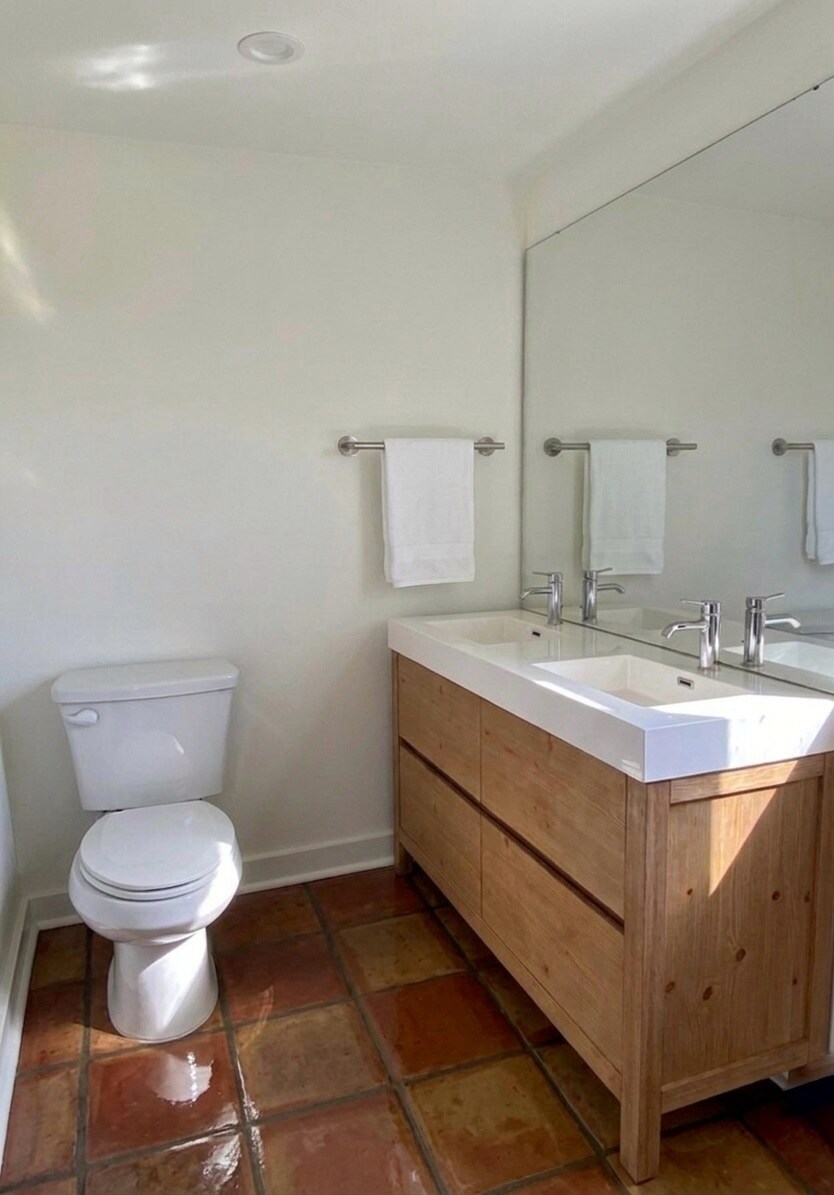 Building Photo - 5924 Hayes Ave