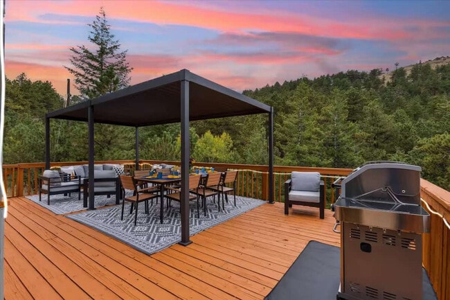 Building Photo - 6186 Sunshine Canyon Dr