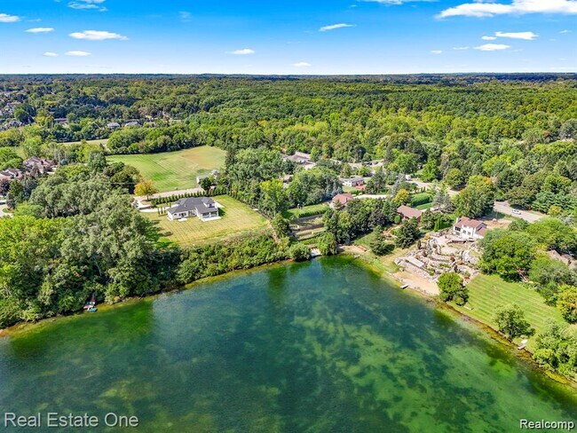 Building Photo - 18990 Beck Rd