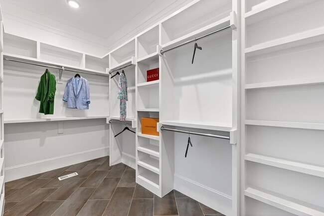 Building Photo - 3419 Edgemont Dr
