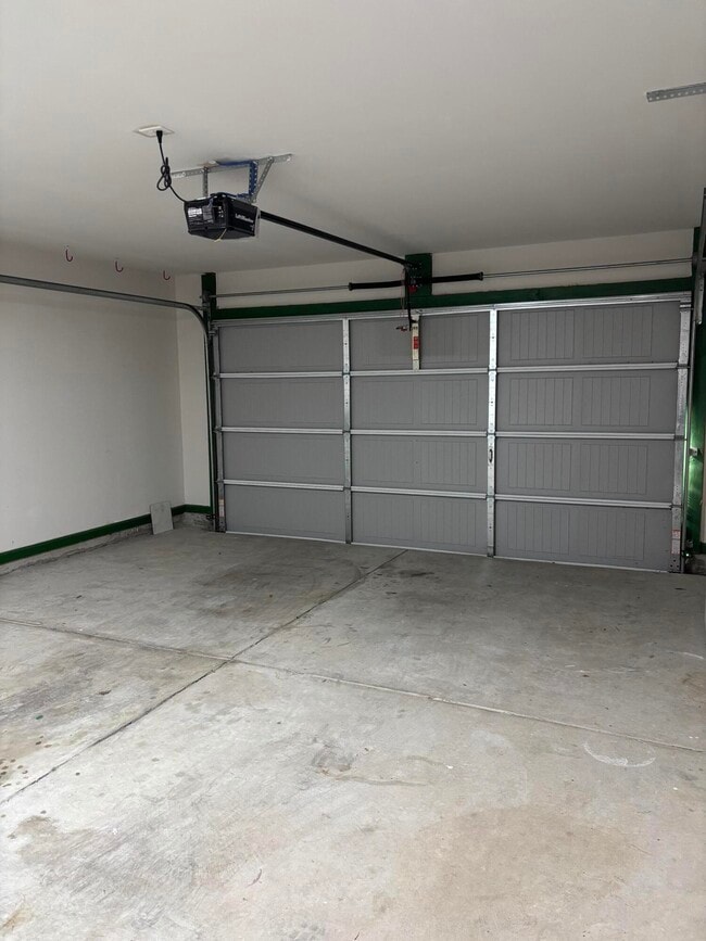 Building Photo - 335 Niblick Dr