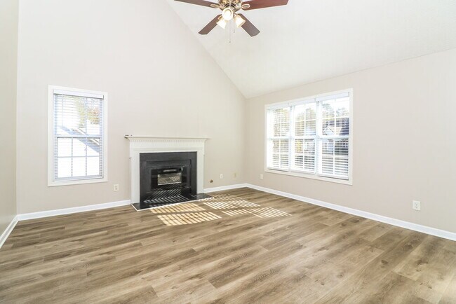 Building Photo - 252 Hillcrest Ridge